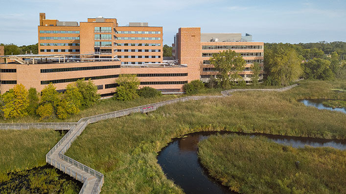 Image of the heart and vascular center