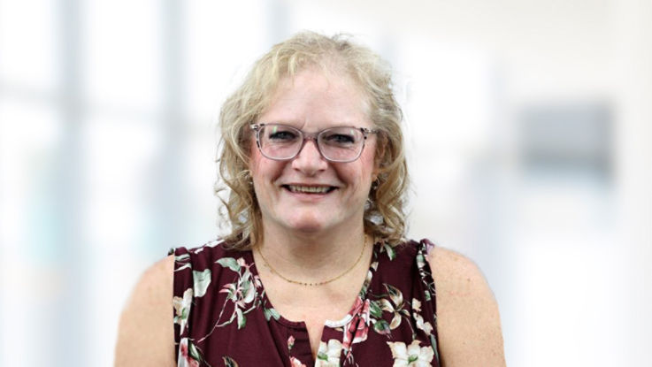 Shari DeBlieck headshot